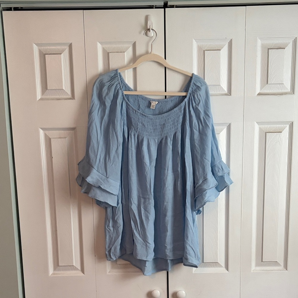 EUC Cato Light Blue Boho Tiered Sleeve Tunic Top